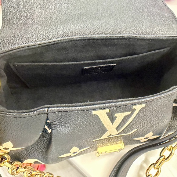 Louis Vuitton Favorite Bag: Currently listed on the website at $3350 (plus tax) - Picture 7 of 8